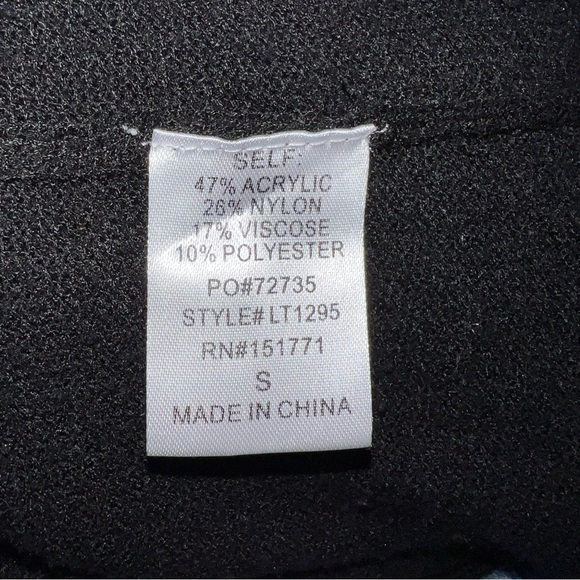 Gilli Hello Beautiful Black Embroidered Sweater - Small - Picture 9 of 10